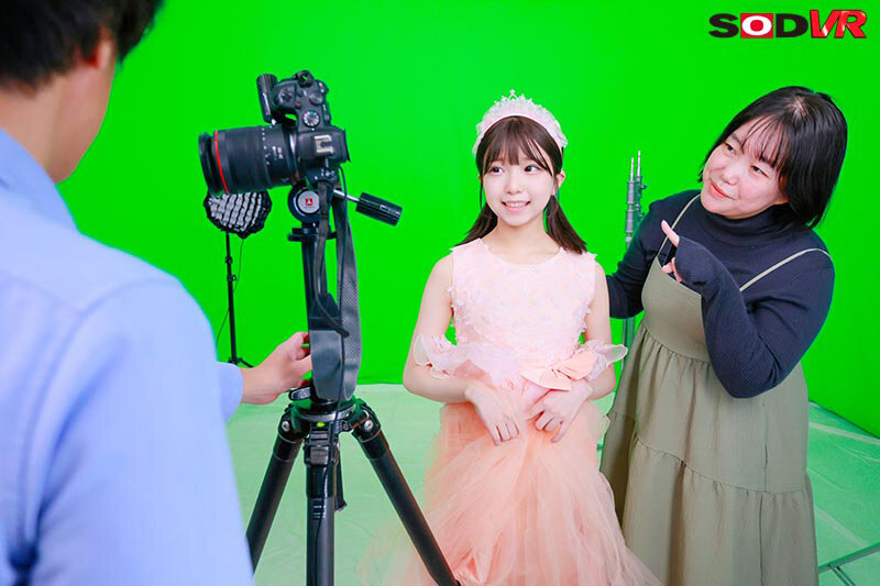 【VR】ひなちゃん、●歳の誕生日おめでとう!写真スタジオにお祝いでドレス 撮影をしに来た●女を試着室で悪戯してついでに初貫通。