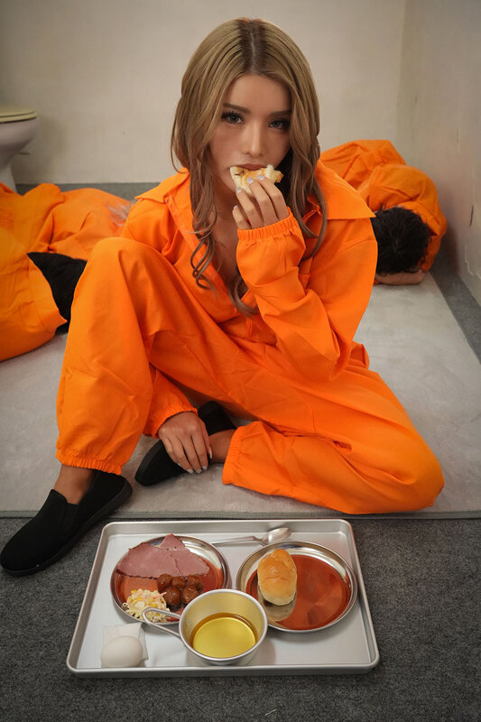 【VR】囚人キメセク。刑務官の興味本位で押収●物を与えられたSEXドラッグ中毒者が、獣のように痴女化してチ●ポに襲い掛かる壮絶アクメ姦。 黒咲華 サンプル画像4