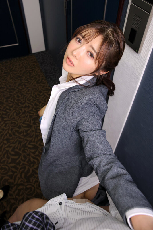 【VR】【8K】同居している兄夫婦の義姉と、家庭内不倫していて隙を見つけてはエッチして時短中出ししてます。 善場まみ サンプル画像4