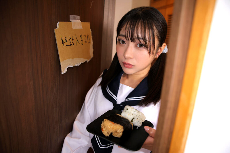 【VR】【8K】ゴミ部屋に住む引きこもり兄の性欲処理を×年間しています。和栗ゆゆ サンプル画像4