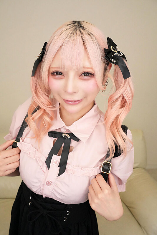 【VR】ト〇横で拾った地雷系女子は胸がデカくてマゾっぽかったから恥ずかしい姿で拘束してマ〇コに説教してやった 鹿野あも サンプル画像4