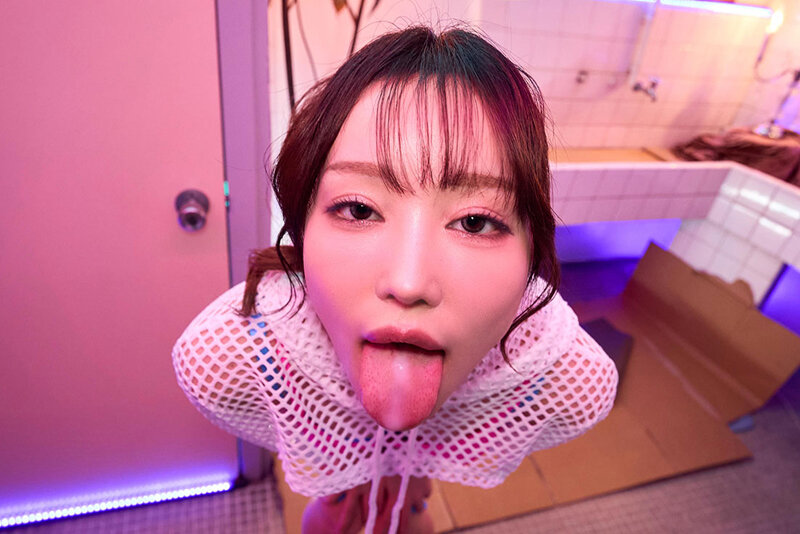 【VR】クラブのトイレでキメセクを目撃！ラリった女が潮を吹き散らす追撃キメセク！！ 高山エミリ サンプル画像7