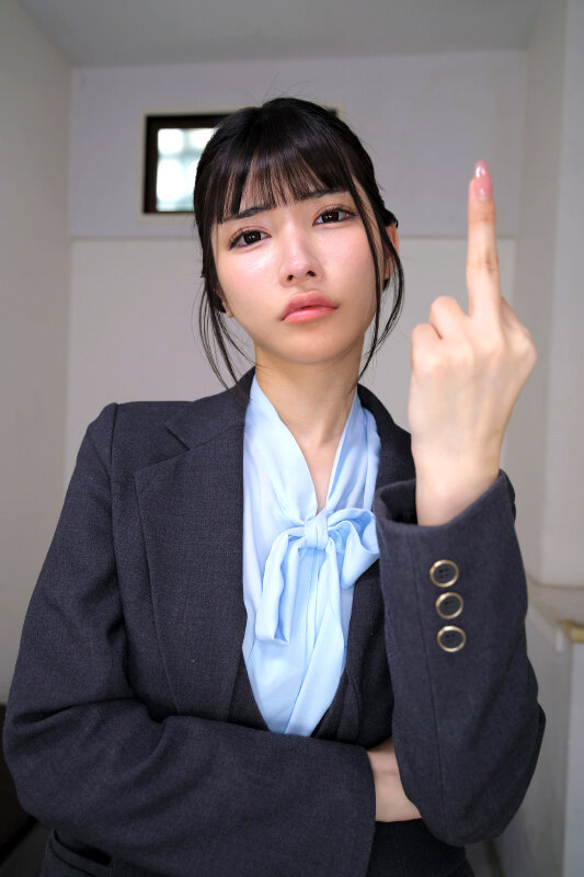 【VR】【8K】無尽蔵性欲のシゴデキ女上司しかいない会社で性処理肉ディルド課に配属されたボク 小野坂ゆいか・胡桃さくら・凰華りん サンプル画像3