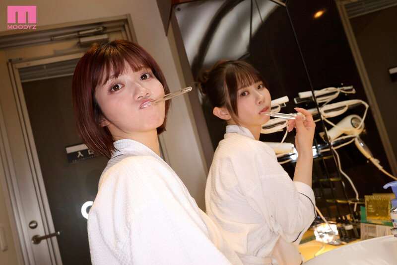 【VR】最強ガチ親友‘ぞのぶき’コンビのVlog撮影に同行したら…飲んで、はしゃいで、歌って、エロがって自由奔放 Happy Foxy Days！ 石原希望 葵いぶき サンプル画像16