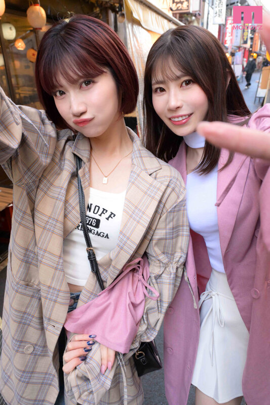 【VR】最強ガチ親友‘ぞのぶき’コンビのVlog撮影に同行したら…飲んで、はしゃいで、歌って、エロがって自由奔放 Happy Foxy Days！ 石原希望 葵いぶき サンプル画像2