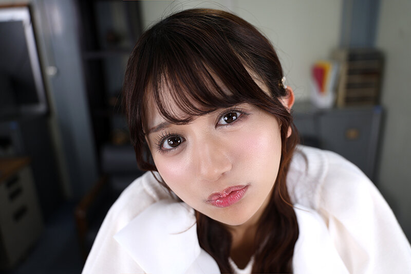 【VR】オタクの僕が推しアイドル達の専属プロデューサーに！？ しかもルールを破ってハメまくり！！ 禁断のアイドル中出しハーレム開幕！カリンと事務所で自主練後に…編 北岡果林 サンプル画像4