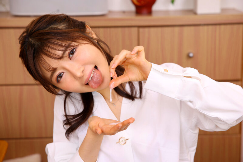 【VR】【8K】チュウギュウちゅぱちゅぱペロペロホールド ベロキス魔の先輩にトロットロ唾液が滴る舌で密着溺愛されたボク 善場まみ サンプル画像5